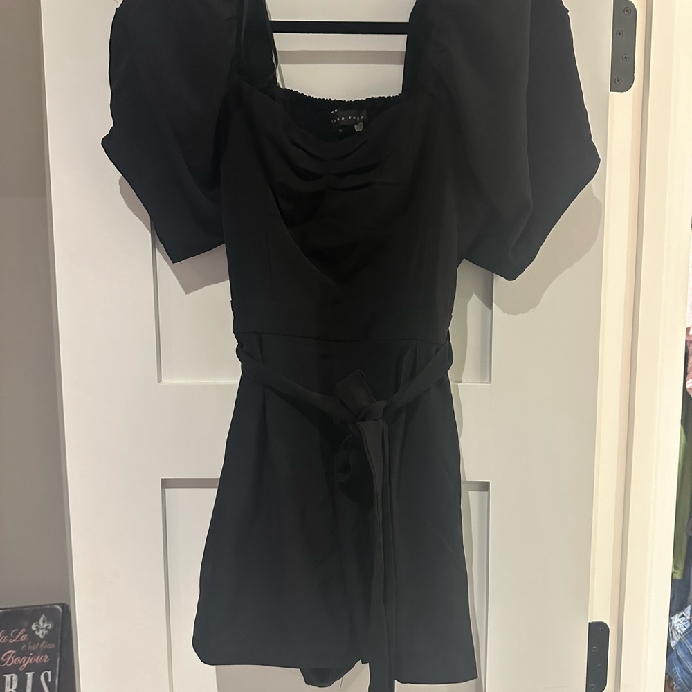 NWT Endless Rose Black Puff Sleeve Belted Romper